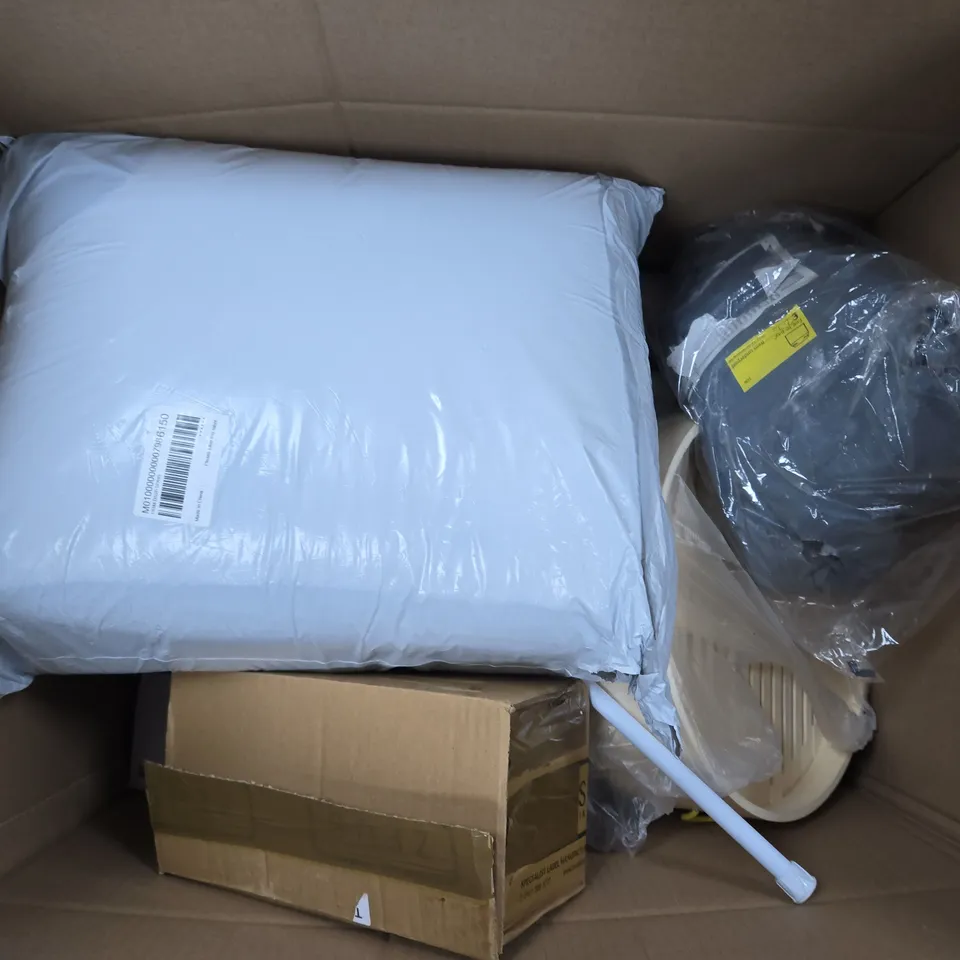 APPROXIMATELY 12 ASSORTED HOUSEHOLD PRODUCTS TO INCLUDE PILLOW CASE PAIR,, WALLPAPER, TENA ACTIVE FIT PANTS, ETC - COLLECTION ONLY