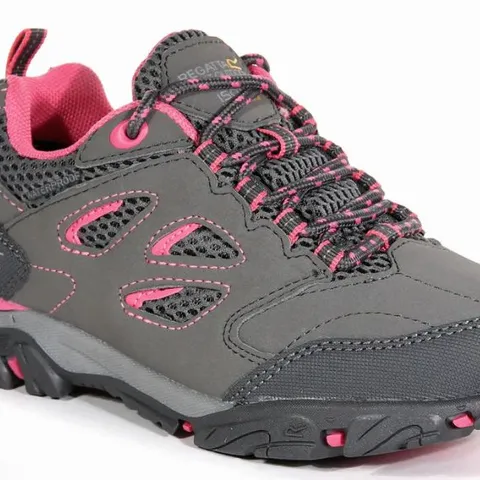 REGATTA CHILDRENS/KIDS HOLCOMBE LOW JUNIOR HIKING BOOTS STEEL/TULIP SIZE CHILDS 11