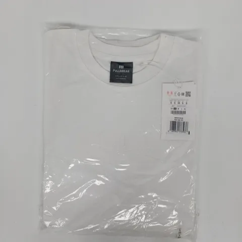 BAGGED PULL & BEAR T-SHIRT IN WHITE SIZE SMALL