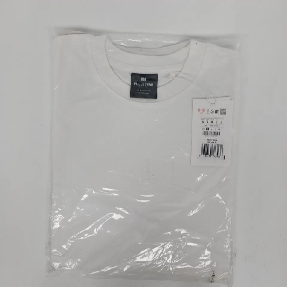 BAGGED PULL & BEAR T-SHIRT IN WHITE SIZE SMALL