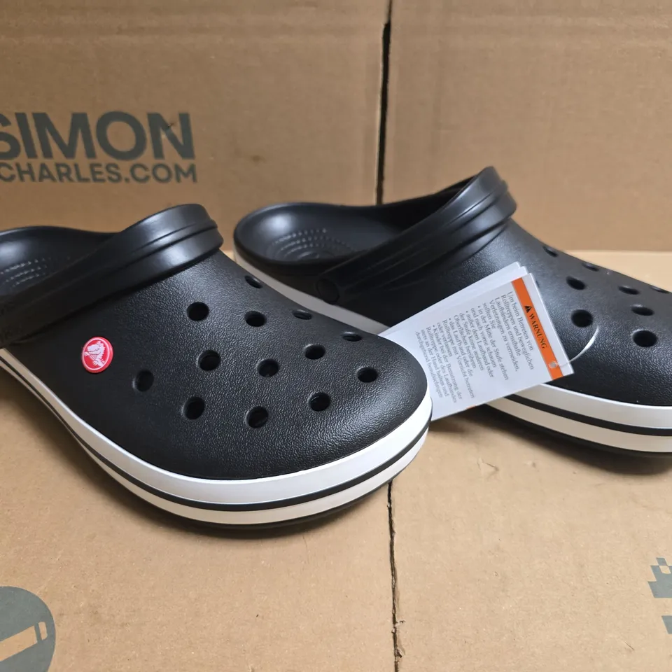 PAIR OF CROCS CROCBAND CLOGSIN BLACK/WHITE SIZE UK M10/W11