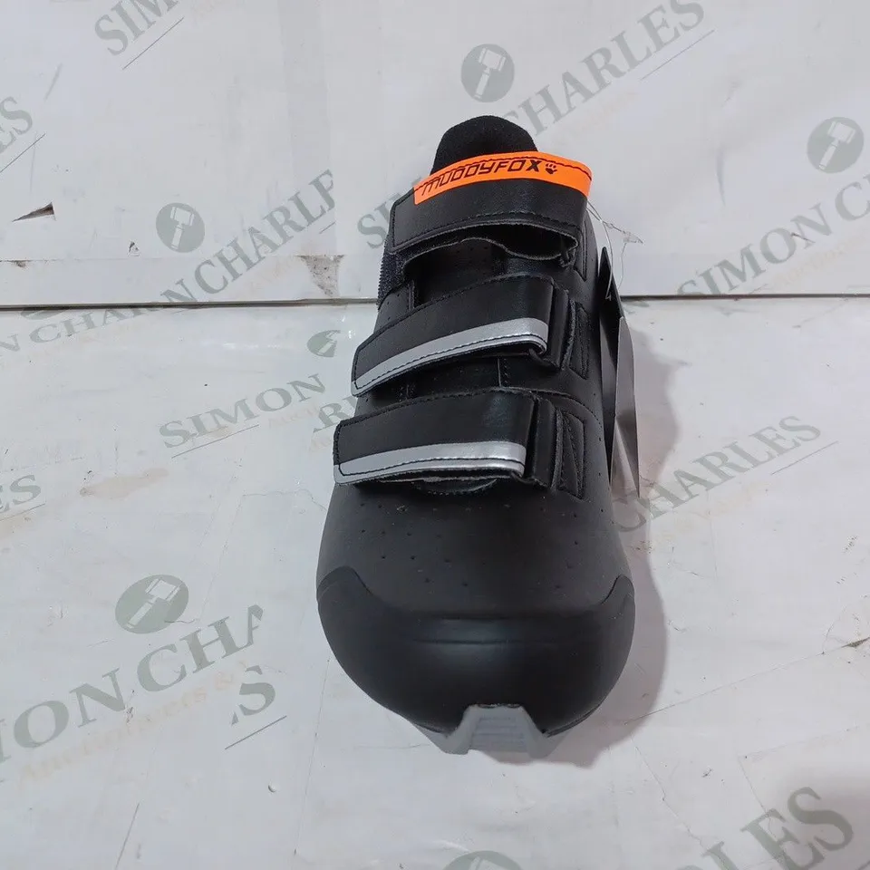 BOXED PAIR OF MUDDYFOX SHOES IN BLACK/GREY UK 9