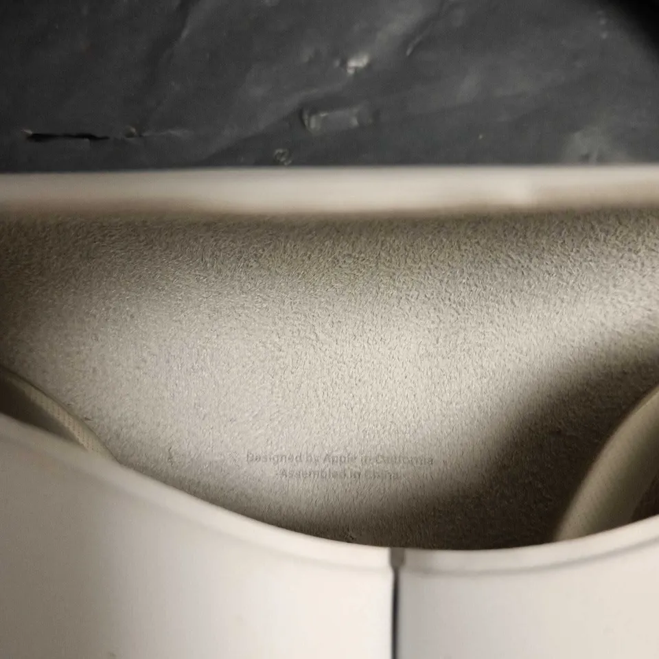 APPLE AIRPODS MAX WIRELESS OVER-EAR HEADPHONES – SPACE GRAY (DESIGNED BY APPLE IN CALIFORNIA)