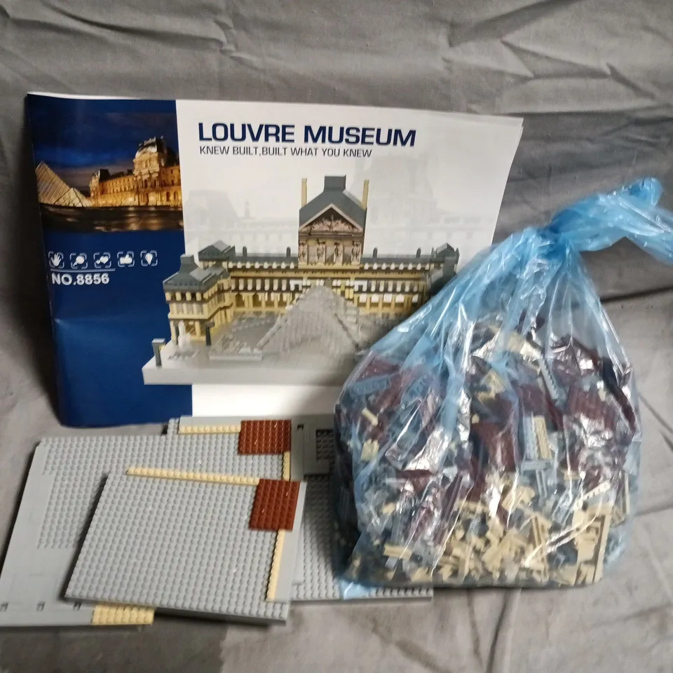 LOUVRE MUSEUM CITY BUILDING PUZZLE – ARCHITECTURE SERIES BRICK SET