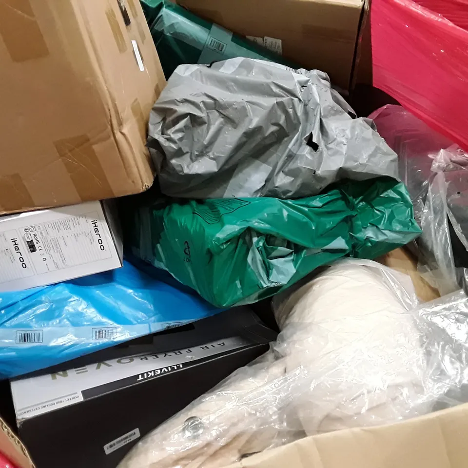 PALLET OF ASSORTED PRODUCTS INCLUDING RETRACTABLE GATE, TOILET SEAT, FLANNEL ELECTRIC BLANKET, CHRISTMAS STRIP LIGHTS, AIR FRYER OVEN