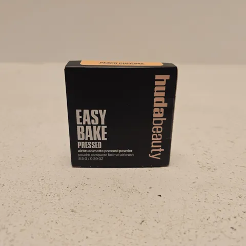 HUDA BEAUTY EASY BAKE PRESSED AIRBRUSH MATTE PRESSED POWDER 8.5G PEACH CUPCAKE