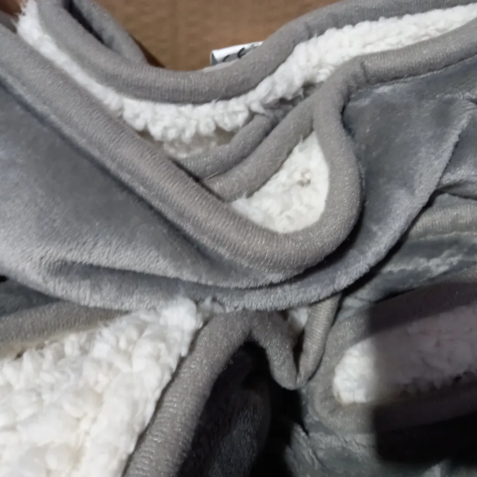 COZEE HOME OVERSIZED WRAP - SILVER / GREY