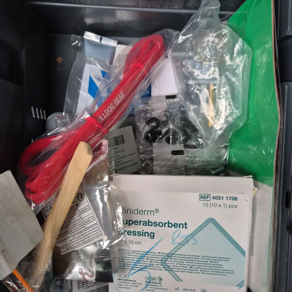 APPROXIMATELY 15 ASSORTED HOUSEHOLD PRODUCTS TO INCLUDE PORTABLE FAN, CUTTING WHEELS, LED LIGHT ETC 