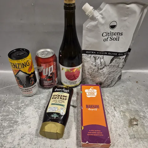 APPROXIMATELY 10 ASSORTED FOOD/DRINK PRODUCTS TO INCLUDE SIMPLY COOK KITS, OLIVE OIL, 7UP CHERRY ETC