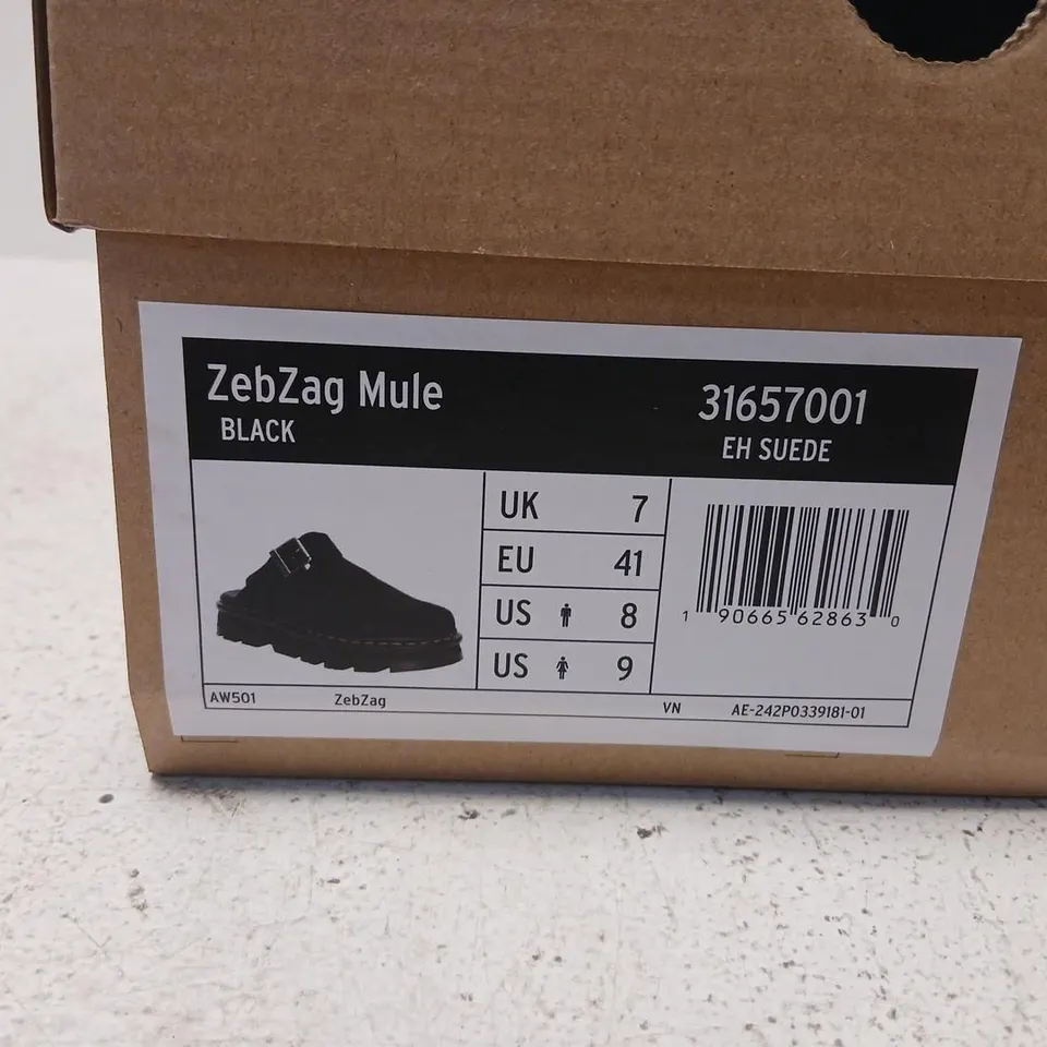 DR. MARTENS ZEBZAG MULE – BLACK, UK 7