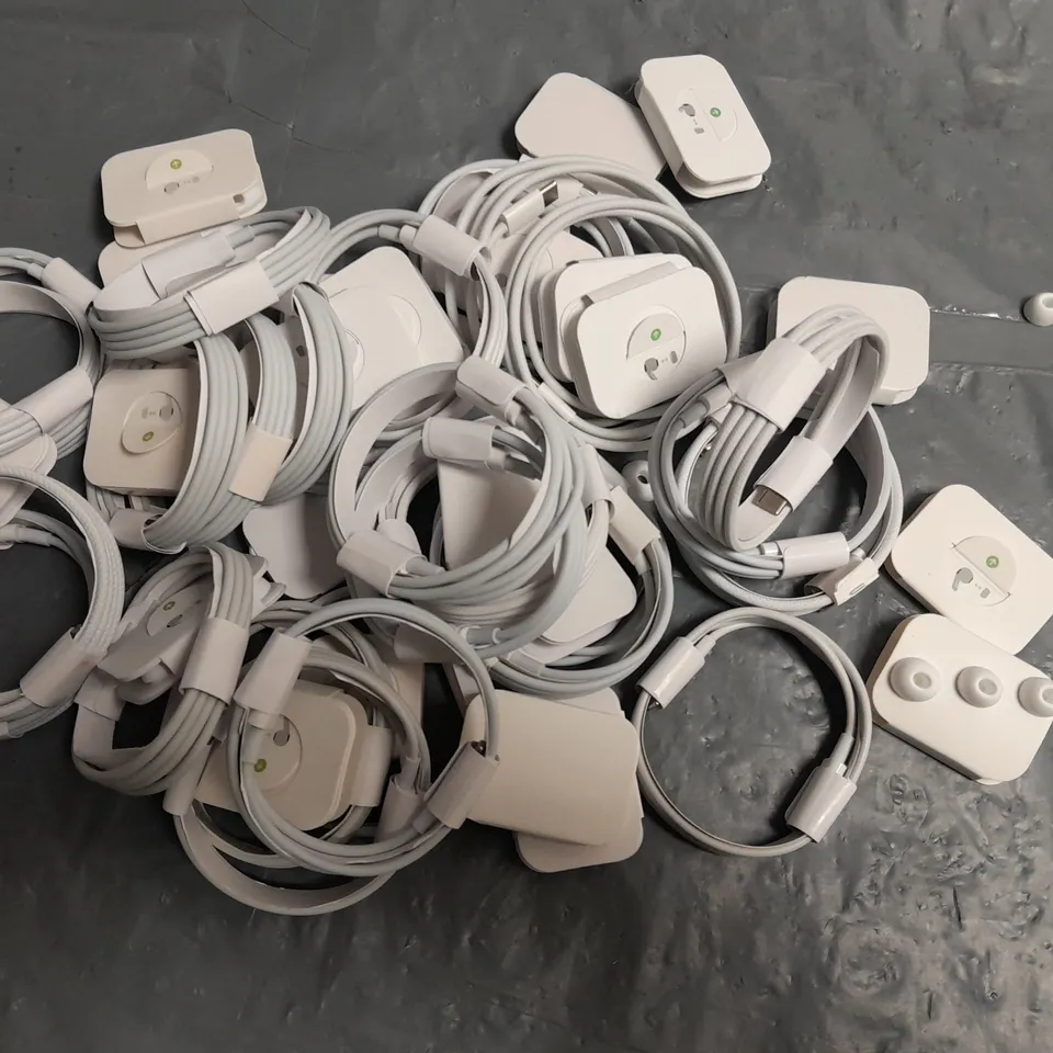 LOT OF ASSORTED CABLES AND EARBUD COVERS INCLUDES USB to LIGHTENING AND USB-C TO USB-C