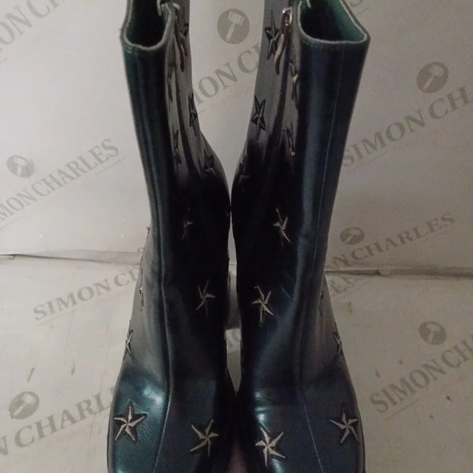 PAIR OF KOI WOMEN'S PLATFORM BOOTS SIZE 6 