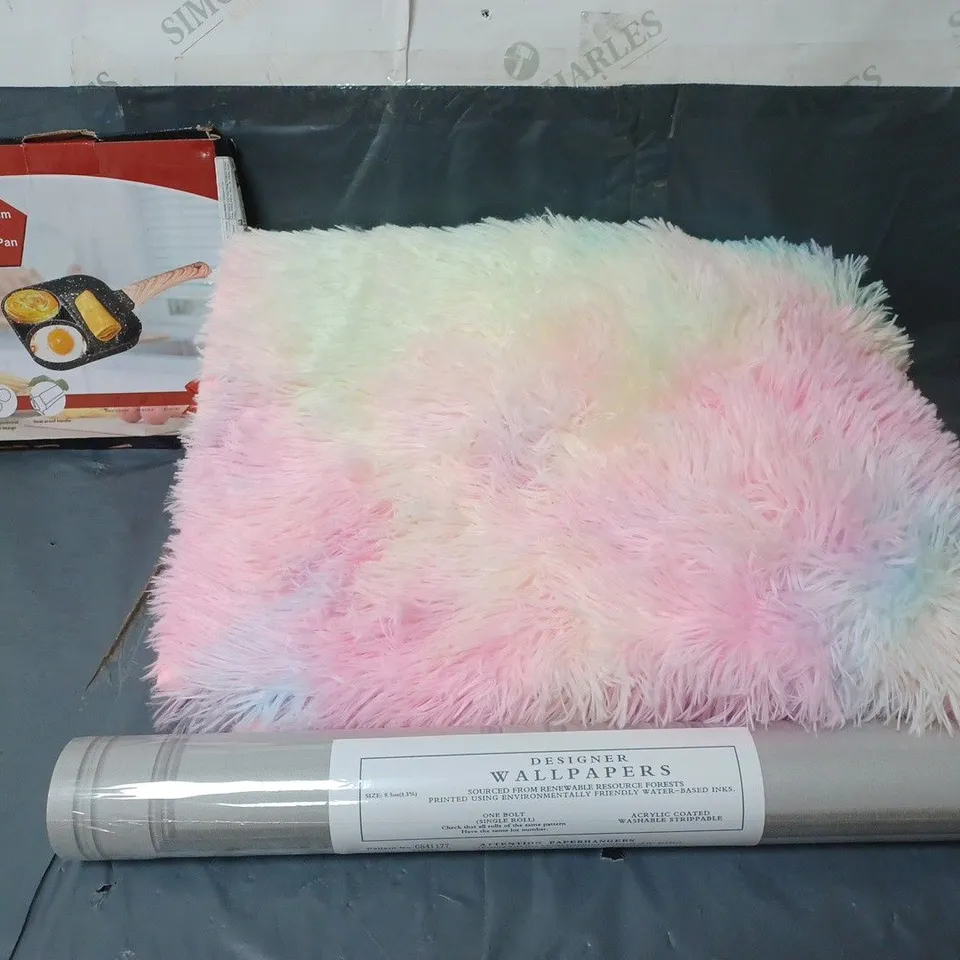 APPROXIMATELY 20 ASSORTED HOUSEHOLD ITEMS TO INCLUDE CREPE PAN, WALLPAPER AND A FLUFFY MULTI-COLOURED RUG