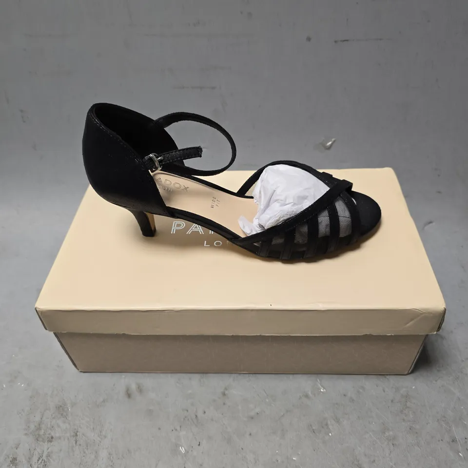 BOXED PAIR OF PARADOX EVELYN WIDE FIT SHOES - 4
