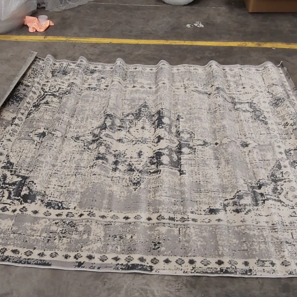STEPHENTOWN GREY/CREAM RUG // 230 X 160CM