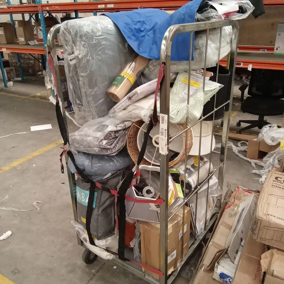 CAGE OF ASSORTED HOUSEHOLD GOODS AND PRODUCTS TO INCLUDE; LAMP SHADES, BEDDING, CURTAINS ETC - CAGE NOT INCLUDED