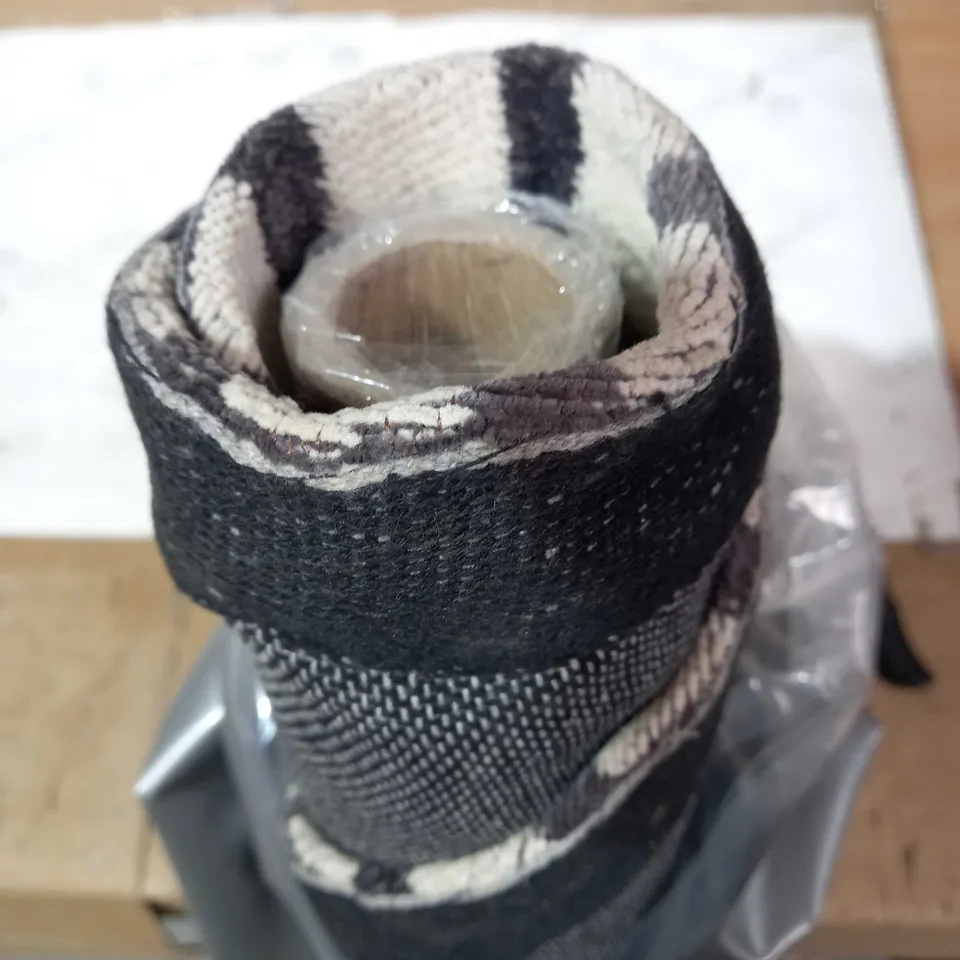 MY HOME STORIES CIRCULAR RUG - 120CM