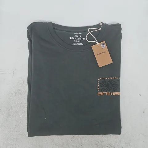 ANIMAL GRAPHIC CHASE MEN'S T-SHIRT IN GREEN SIZE XL