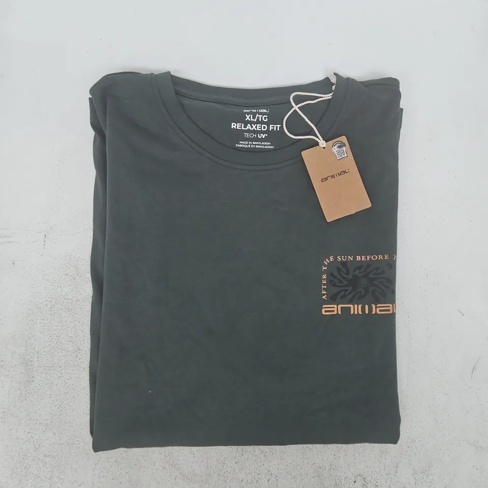 ANIMAL GRAPHIC CHASE MEN'S T-SHIRT IN GREEN SIZE XL