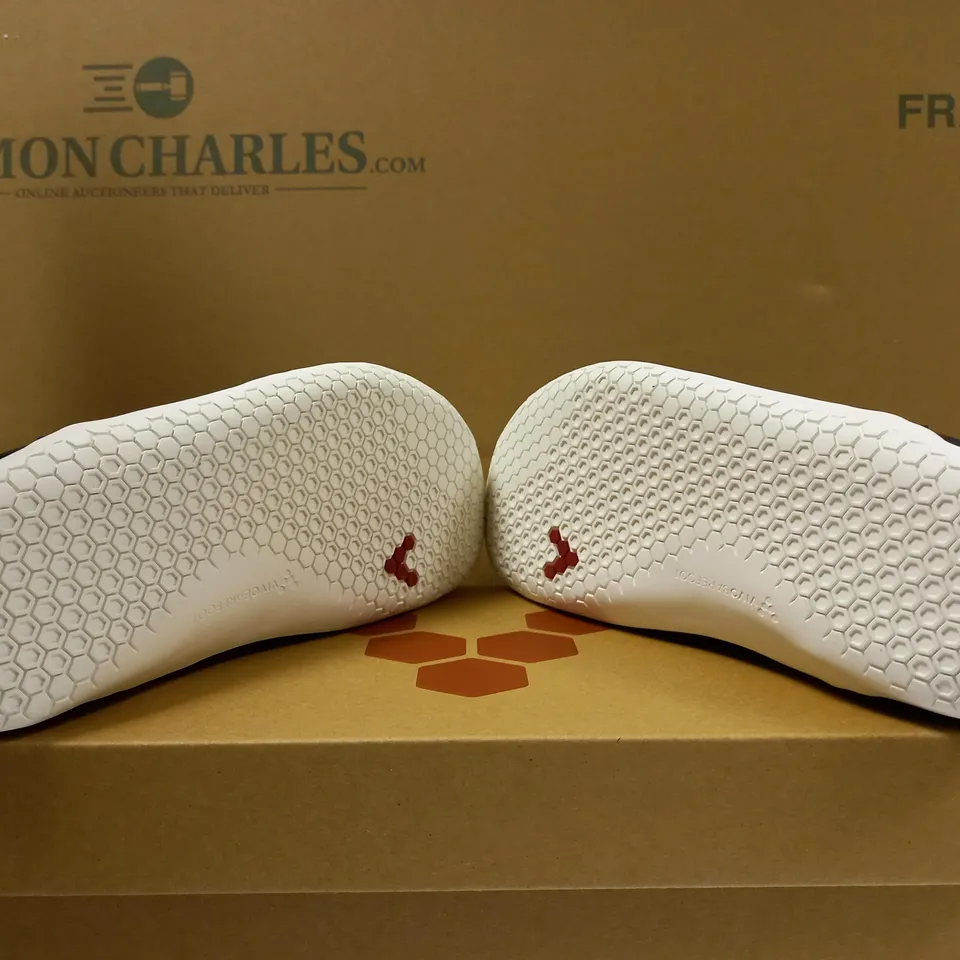 BOXED PAIR OF  VIVOBAREFOOT BLACK PRIMUS KNIT TRAINERS - SIZE 4