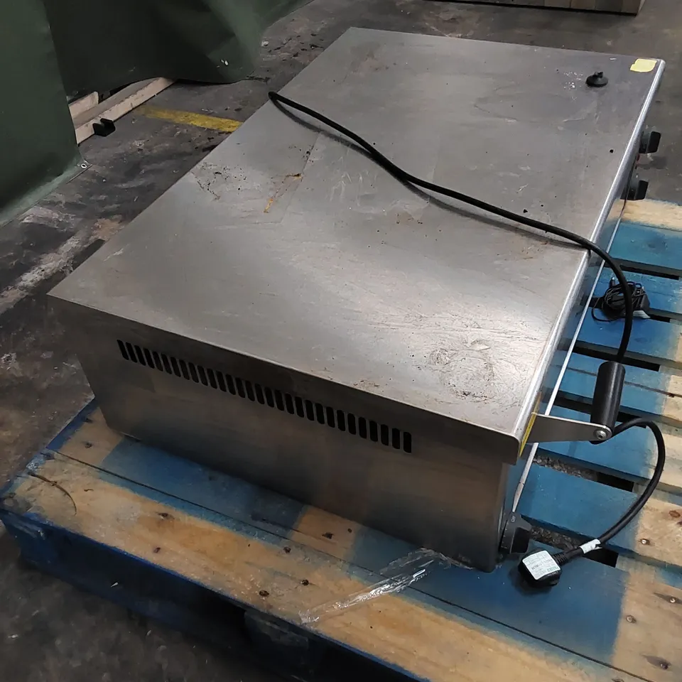 LINCAT IP21B COMMERCIAL PIZZA OVEN 