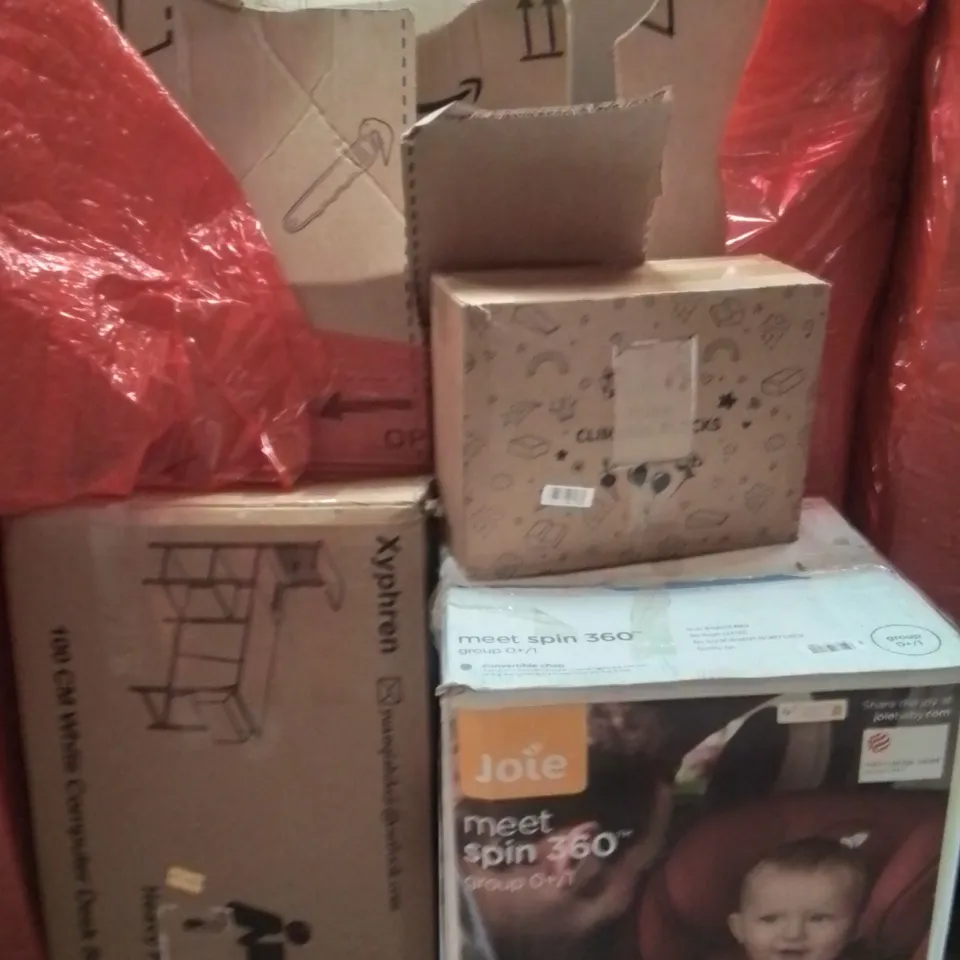 PALLET OF ASSORTED HOUSEHOLD GOODS AND PRODUCTS TO INCLUDE;COMPUTER DESK,BABY CAR SEAT,CLIMBING FOAM BLOCK