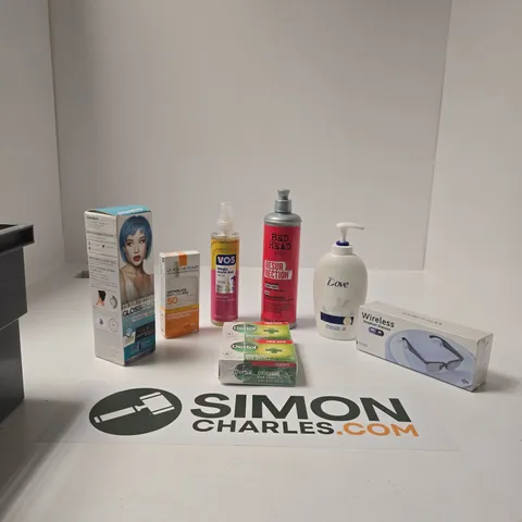 TOTE OF APPROXIMATELY 15 ASSORTED BEAUTY PRODUCTS INCLUDING KNIGHT + WILSON SEMI-PERMANENT COLOUR MASK, LA ROCHE-POSAY INVISIBLE FLUID AND VO5 MEGA HOLD GEL SPRAY