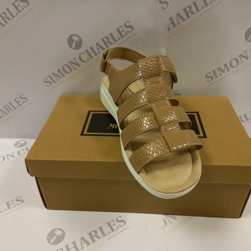 BOXED PAIR OF CUSHION WALK ONE TOUCH CLOSE SANDALS IN TAN - SIZE 6 