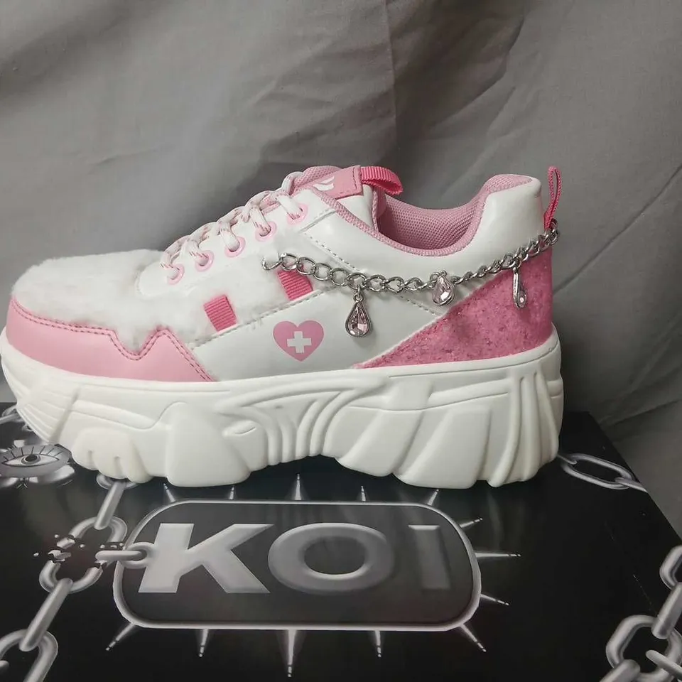KOI KAWAII CRYPTID CHAIN TRAINERS - WHITE, UK5 