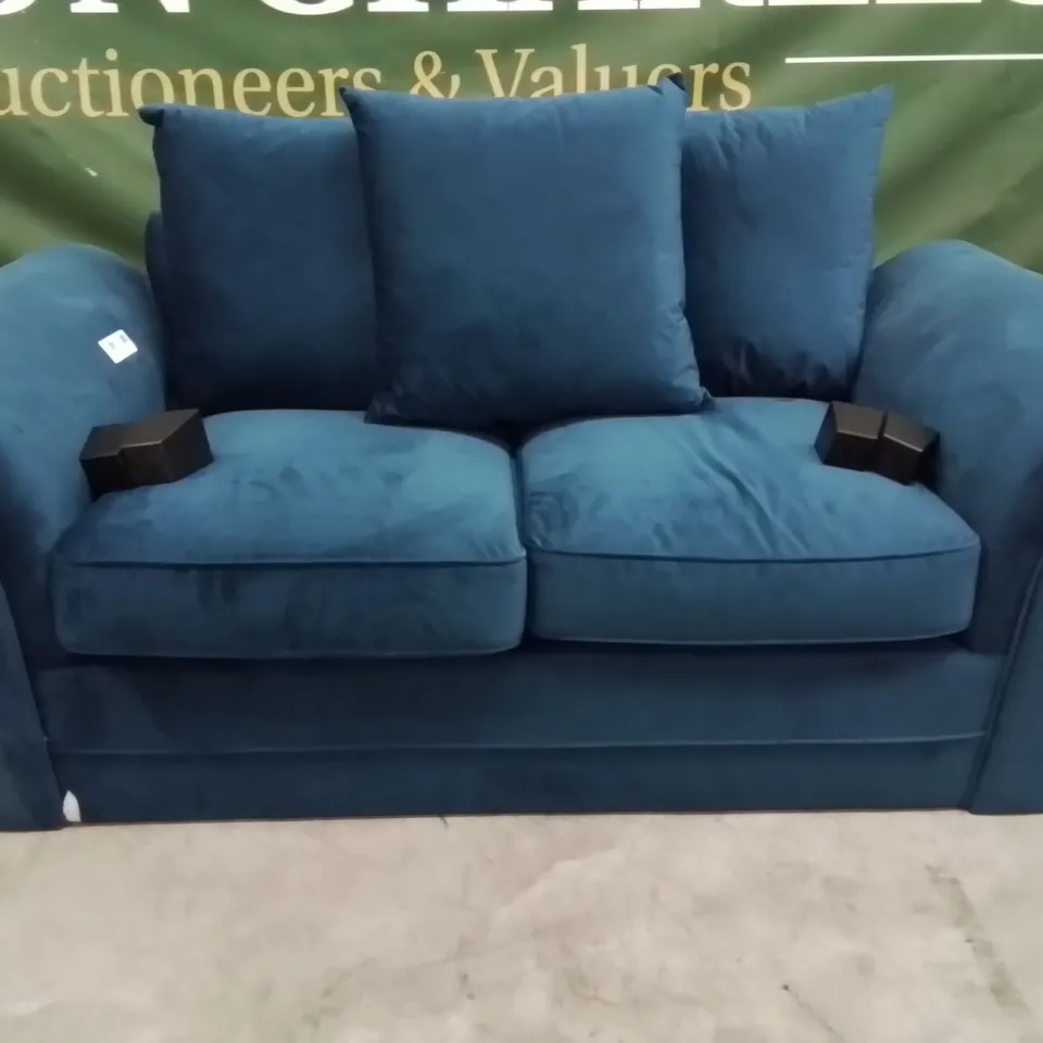 QUALITY DESIGNER 2 SEATER CRUSHED VELVET STYLE UPHOLSTERED BLUE SOFA