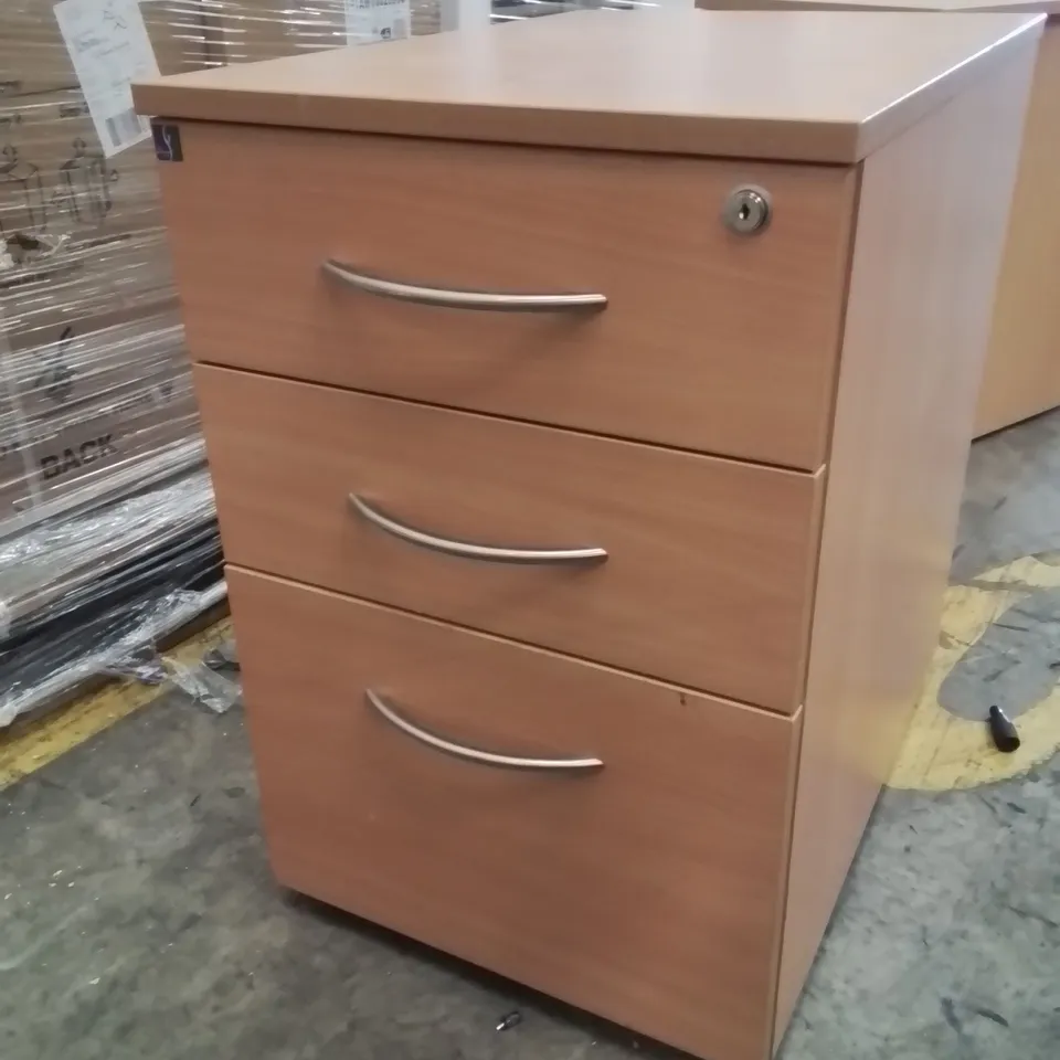 3 DRAW OFFICE FILLING CABINET 