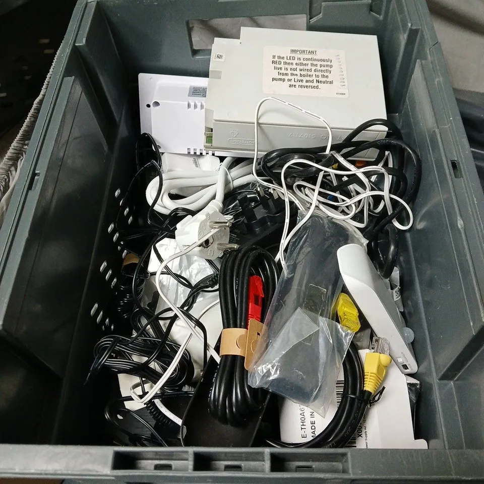 APPROXIMATELY 15 ASSORTED HOUSEHOLD ITEMS TO INCLUDE BT ROUTER, REMOTE CONTROLS, PLUGS ETC