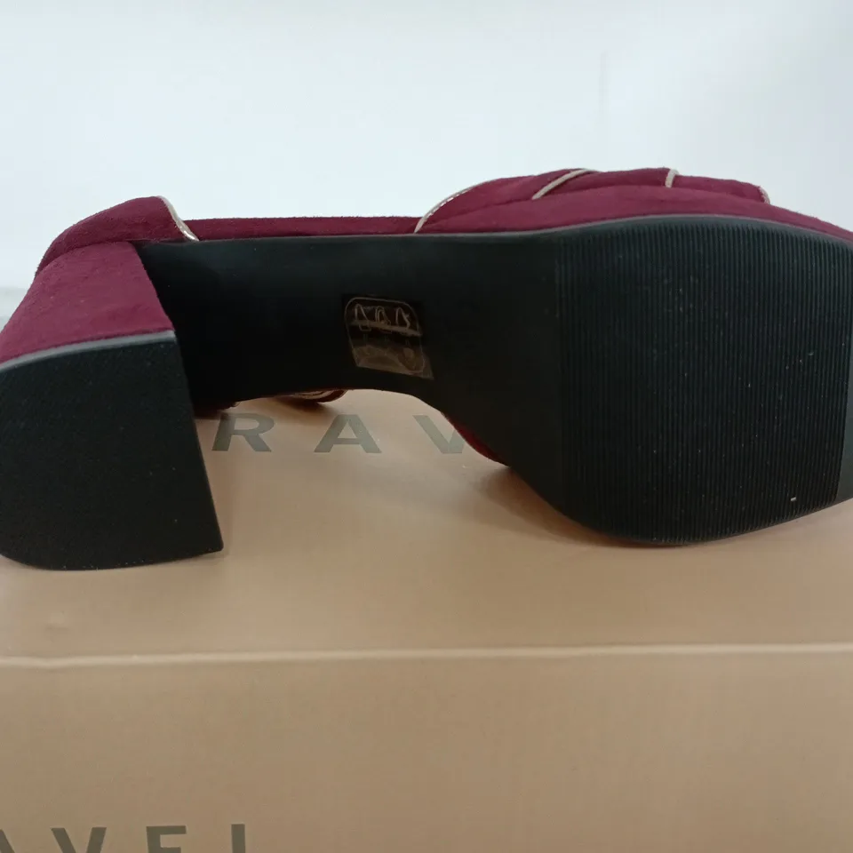 RAVEL ORNSAYU IN BURGUNDY/GOLD SIZE 6