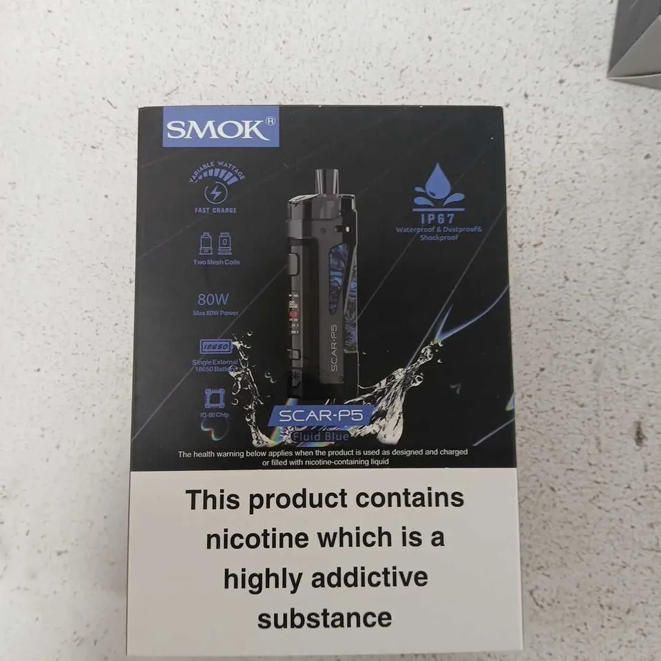 BOX OF APPROXIMATELY 35 ASSORTED E-CIGARETTES AND COMPONENTS TO INCLUDE: SMOK SCAR-P5 DEVICE KIT 