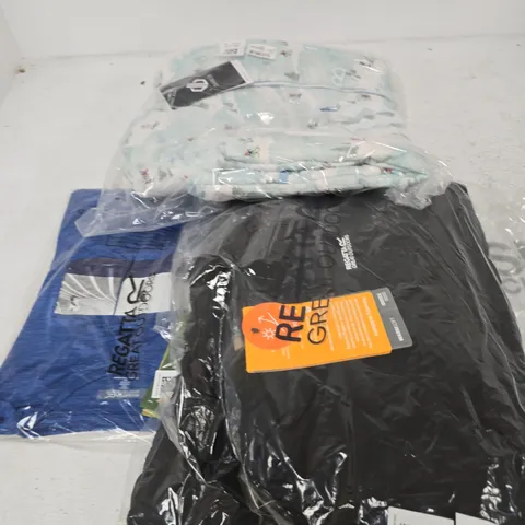 APPROXIMATELY 25 ASSORTED BRAND NEW REGATTA CHILDRENS CLOTHING ITEMS IN VARIOUS SIZES, STYLES & COLOURS TO INCLUDE FARBANK JACKET, FINDLEY TOP ETC