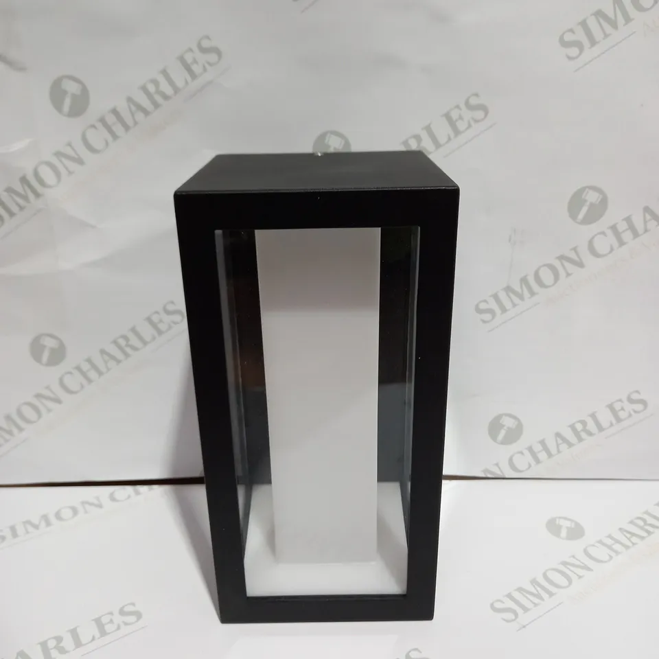 PHILIPS HUE WALL LAMP 