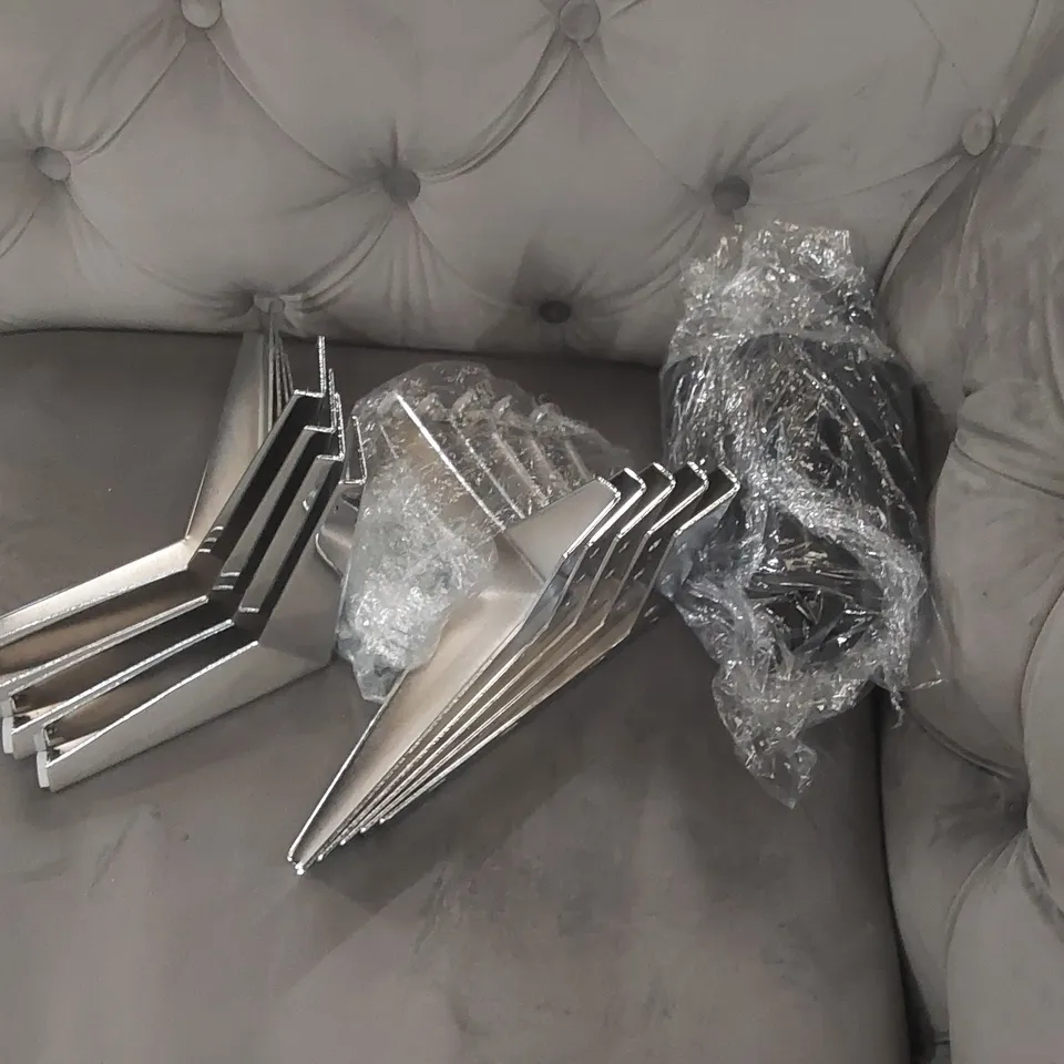 QUALITY DESIGNER CHESTERFIELD CORNER SOFA L-SHAPE BIXBY WITH SILVER METAL LEGS