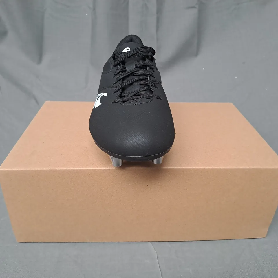 BOXED PAIR OF CANTERBURY CCC PHOENIX RAZE FOOTBALL BOOTS IN BLACK UK SIZE 3