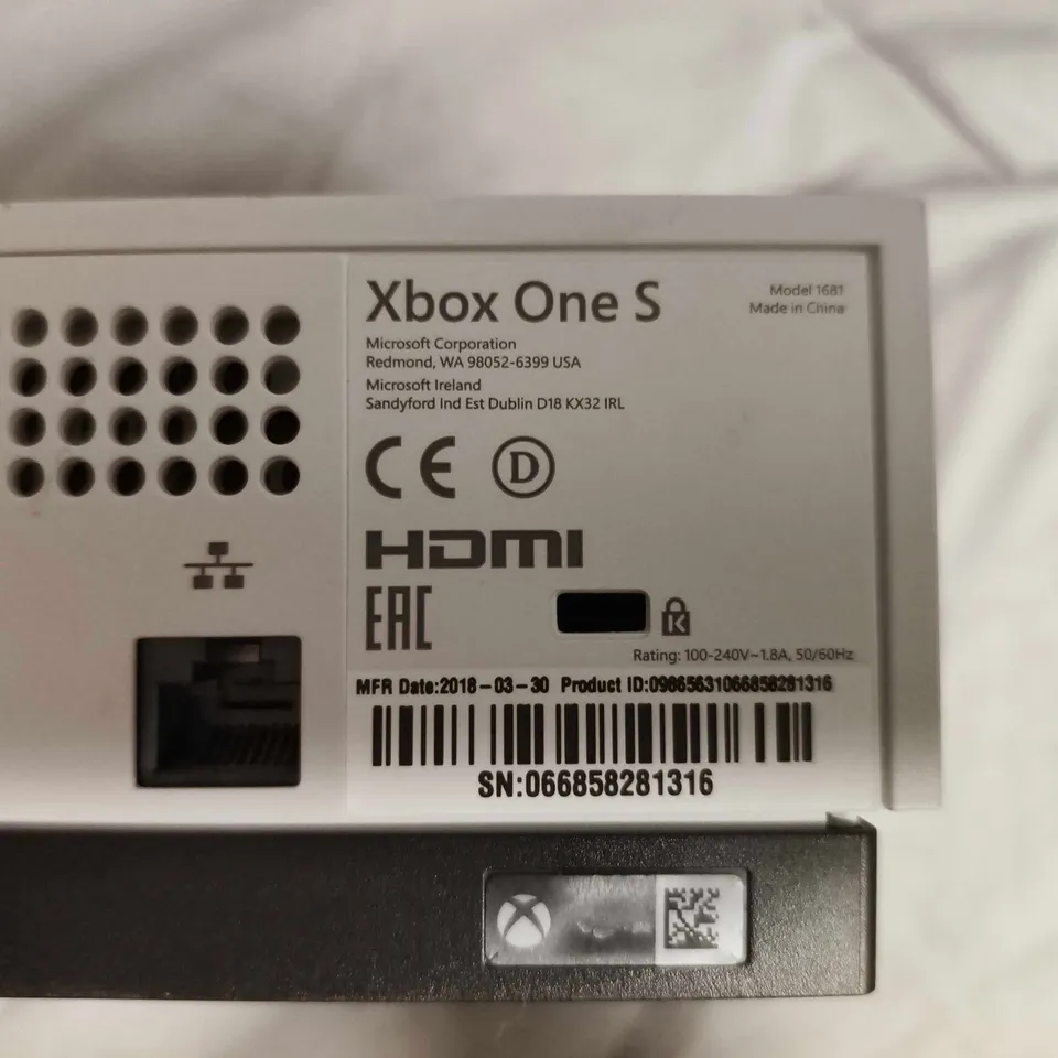MICROSOFT XBOX ONE S GAMES CONSOLE IN WHITE - MODEL 1681 (CONSOLE ONLY)