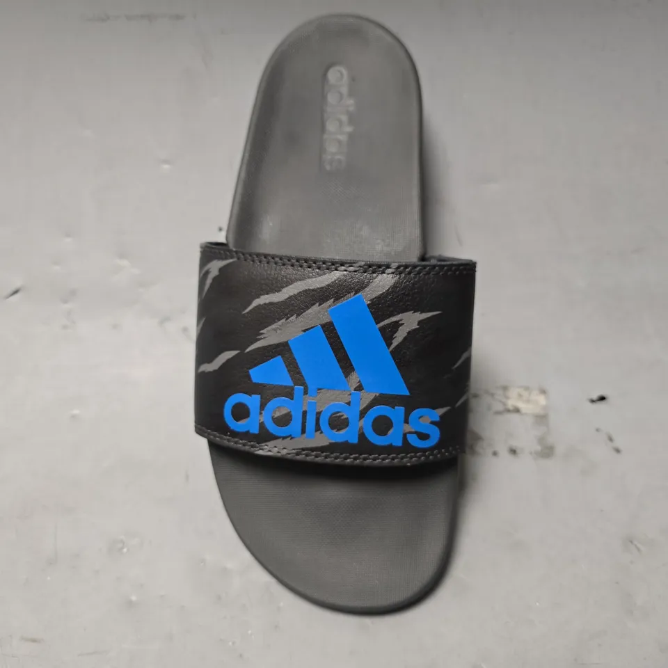 ADIDAS SPORTSWEAR ADILETTE COMFORT SLIPPERS - UK 5 