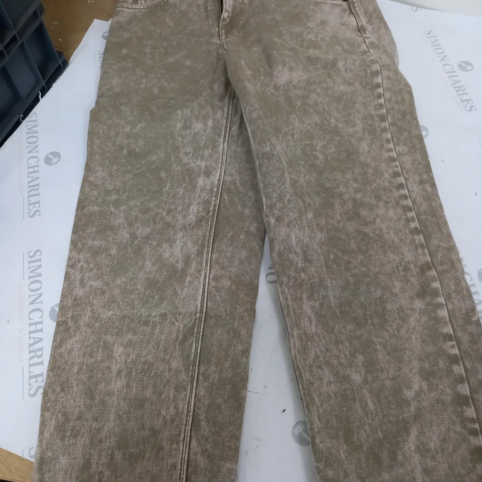 VOLCOM MODOWN TAPERED JEANS IN DESERT SAND - SIZE 30