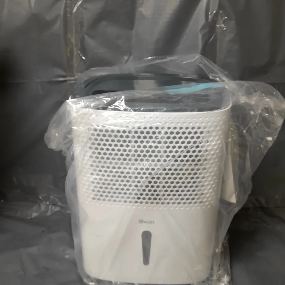 SWAN 10L DEHUMIDIFIER IN WHITE RRP £99.99