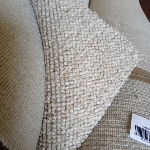 ROLL OF QUALITY DISCOVERY THEORY CARPET // APPROX SIZE: 4 x 5.62m