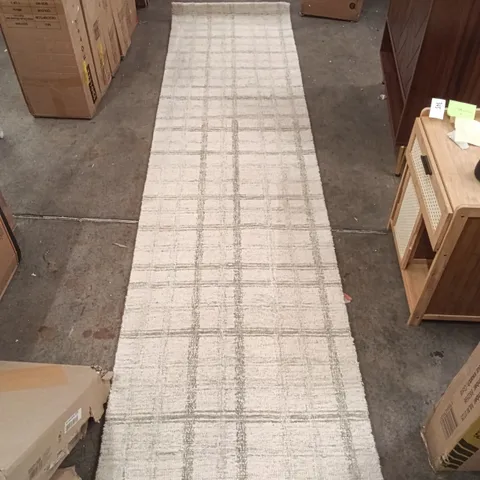 QUALITY DESIGNER RUG 270 CM X 70 CM