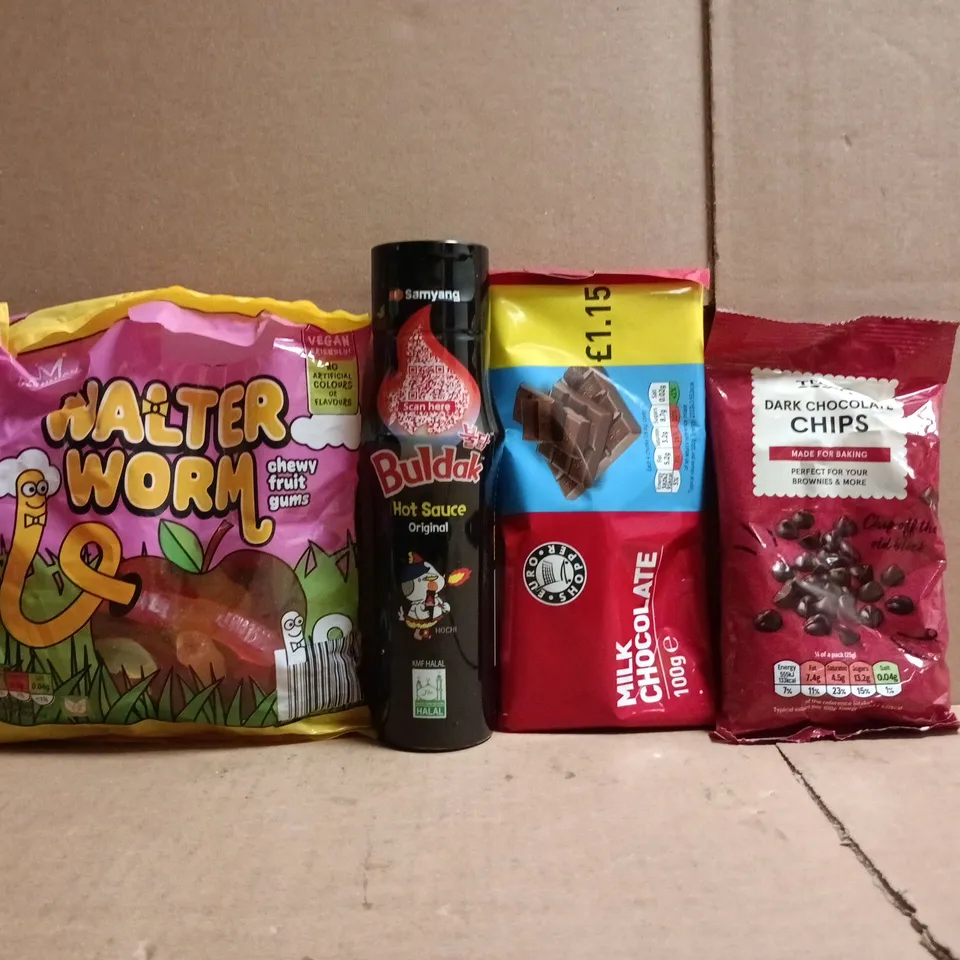 APPROXIMATELY 10 ASSORTED FOOD AND DRINK ITEMS TO INCLUDE WALTER WORM, BULDAK HOT SAUCE, ETC