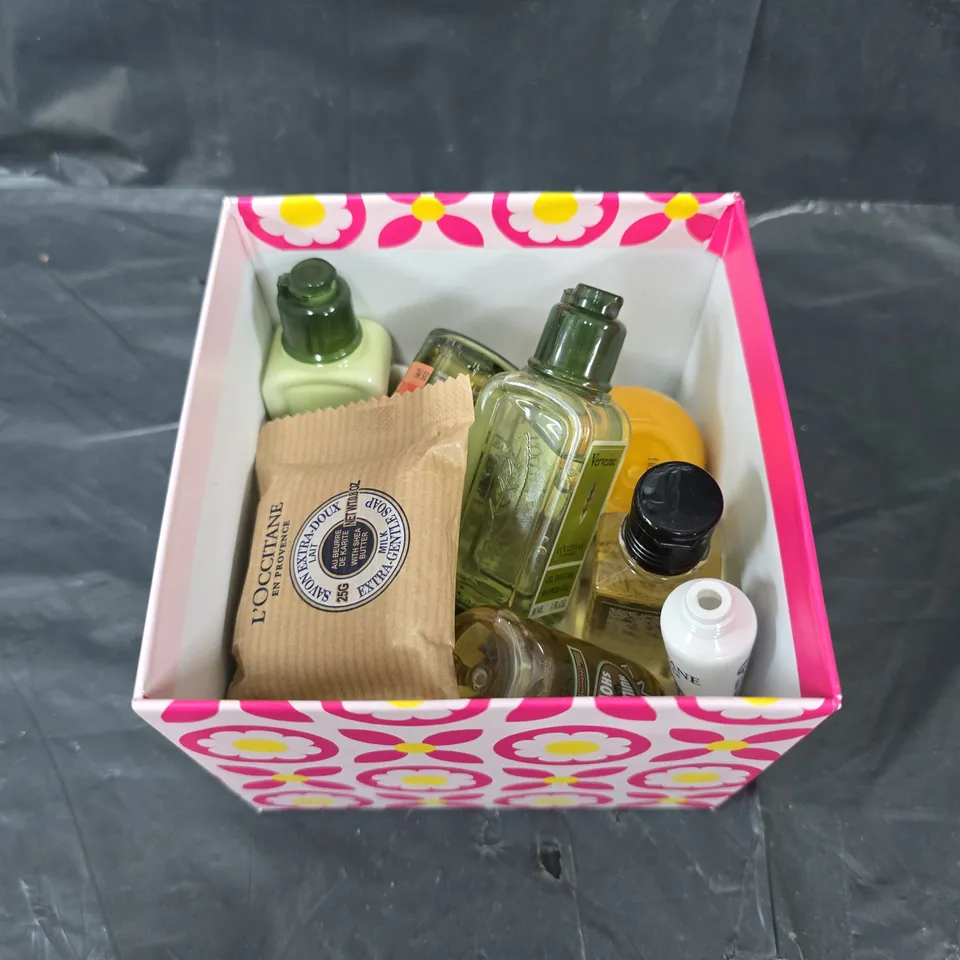 BOXED L'OCCITANE BEAUTY SET