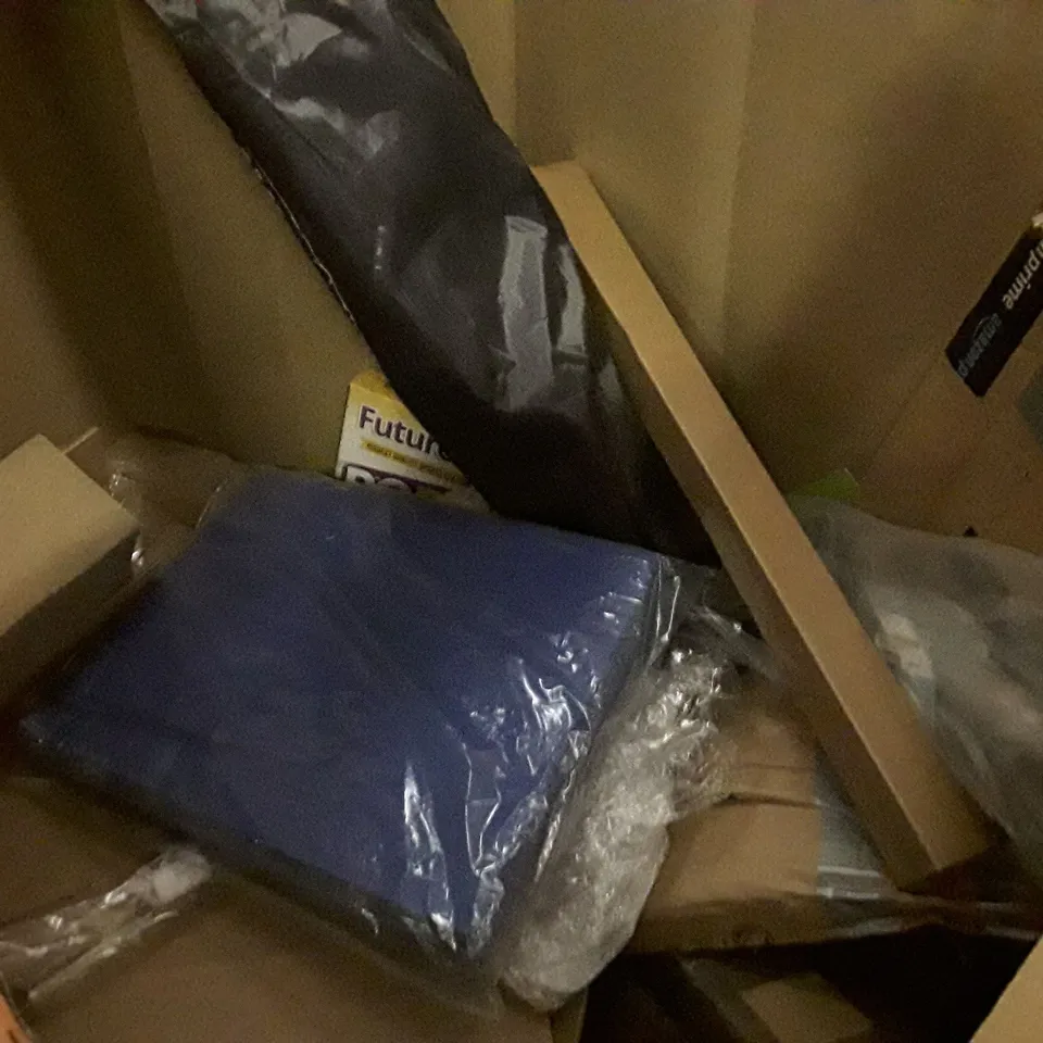 PALLET OF ASSORTED PRODUCTS INCLUDING TOILET SEAT, NEEWER DESK LIGHT MOUNT, ROUND BALLOON ARCH, MAGNET DARTBOARD, VIVE WALKING STICK  