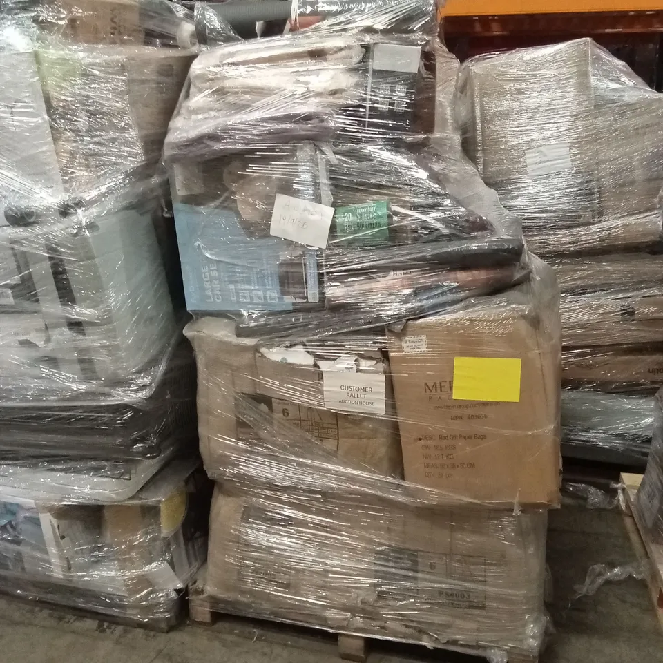 PALLET OF ASSORTED E-COMMERCE GOODS AND PRODUCTS TO INCLUDE; WRAPPING PAPER, BIN BAGS, PET CAR SEAT, YOGA MAT, GIFT BAGS, PRESSURE SPRAYERS ETC