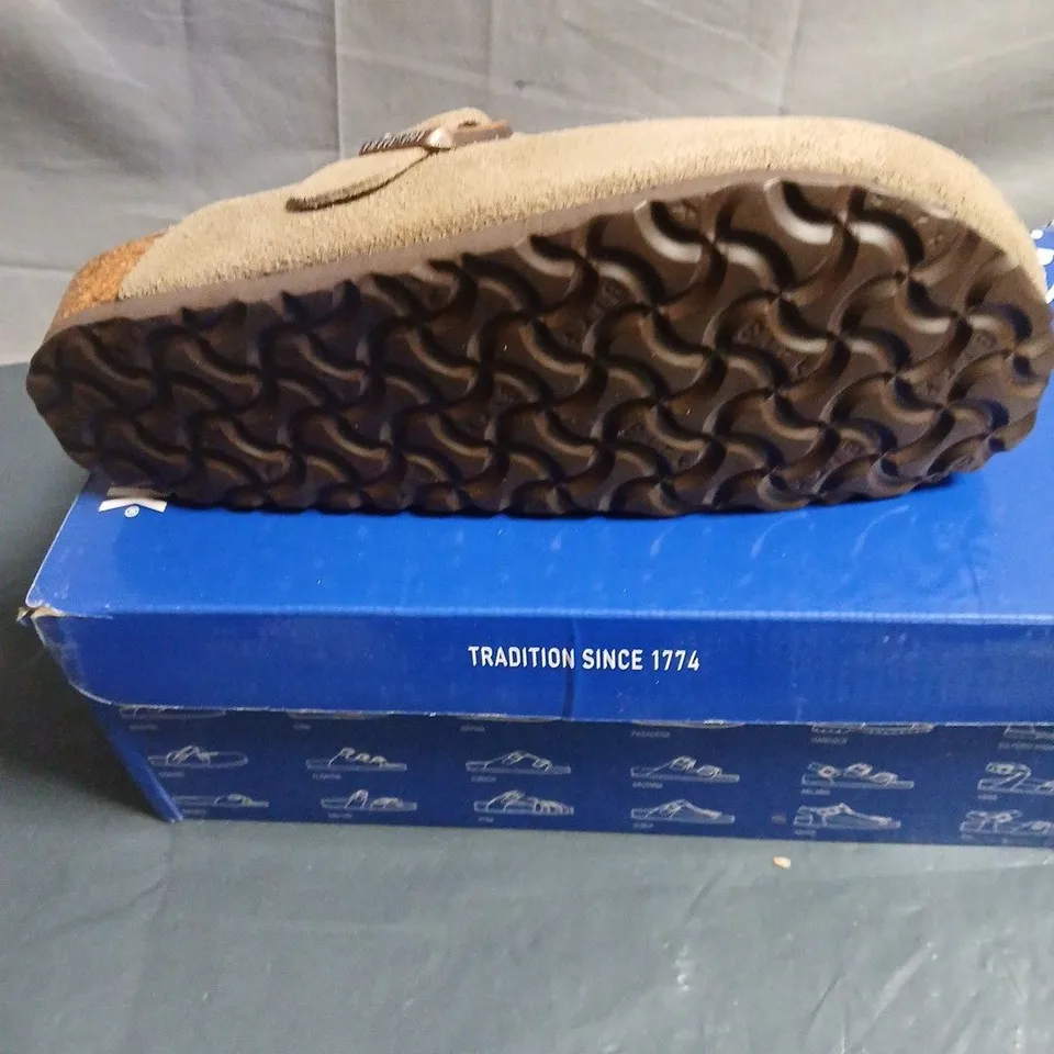 BIRKENSTOCK SUEDE SANDALS – BEIGE, SIZE L8 M6