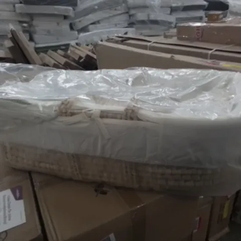 BURROUGHS MOSES BASKET WITH BEDDING IN CREAM